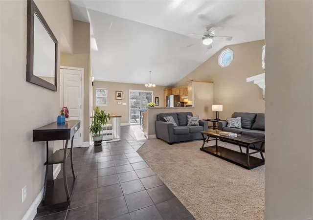 Photo 2 of Sale Pending at 334 E Glendale Rd, Saint Louis, MO 63119 | MLS# 24075175 | Listing updated on 2024-12-14