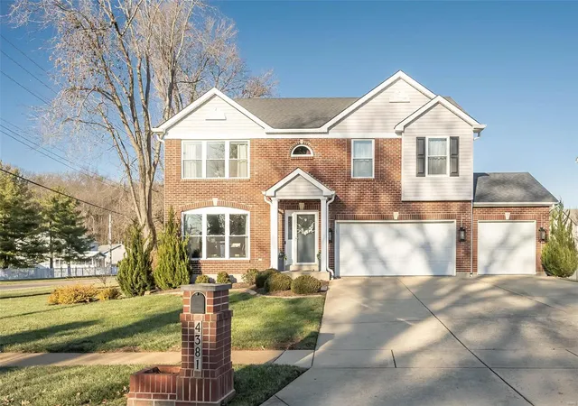Photo 3 of Sale Pending at 4381 Meadowgreen Estates Dr, Saint Louis, MO 63129 | MLS# 24075214 | Listing updated on 2024-12-16