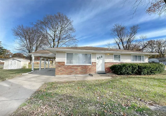 Photo 1 of Single family home for sale at 203 Elm Grv Ave, Hazelwood, MO 63042 | MLS# 24075220 | Listing updated on 2024-12-13