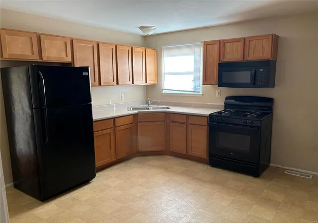 Photo 2 of Sale Pending at 1716 Crowley Dr, Saint Louis, MO 63136 | MLS# 24075256 | Listing updated on 2024-12-11