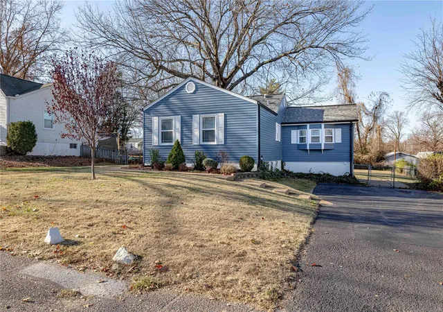 Photo 3 of Sale Pending at 763 Dallas Dr, Saint Louis, MO 63125 | MLS# 24075295 | Listing updated on 2024-12-15