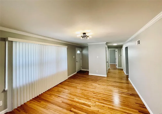 Photo 2 of Single family home for sale at 407 Millman Dr, Saint Louis, MO 63135 | MLS# 24075303 | Listing updated on 2024-12-16