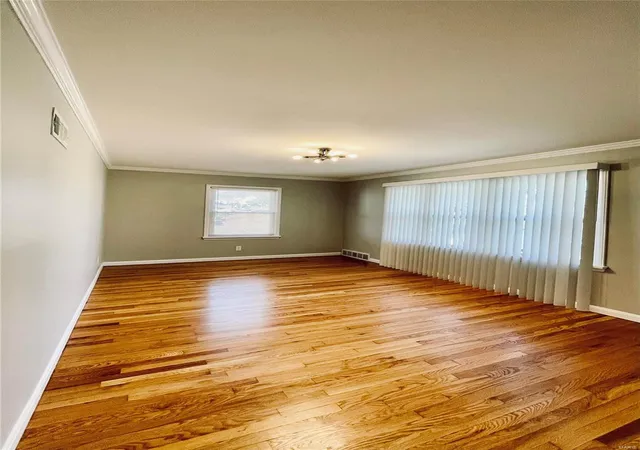 Photo 3 of Single family home for sale at 407 Millman Dr, Saint Louis, MO 63135 | MLS# 24075303 | Listing updated on 2024-12-16