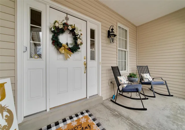 Photo 2 of Single family home for sale at 579 Owls Perch Dr, Lake Saint Louis, MO 63367 | MLS# 24075311 | Listing updated on 2025-01-02