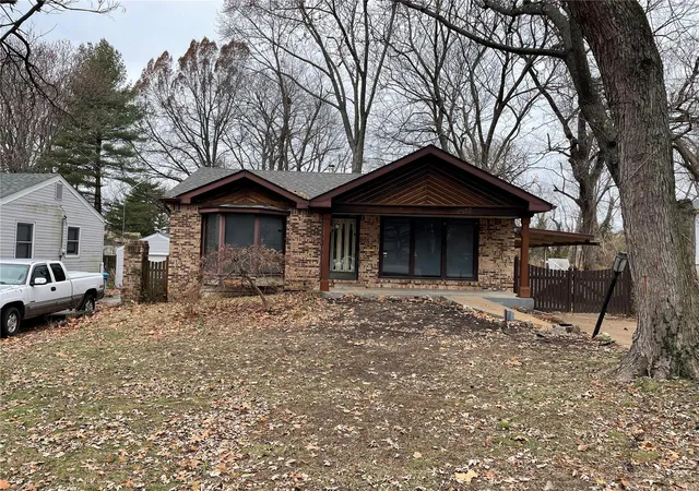 Photo 1 of Single family home for sale at 2837 Wismer Ave, Saint Louis, MO 63114 | MLS# 24075411 | Listing updated on 2024-12-11