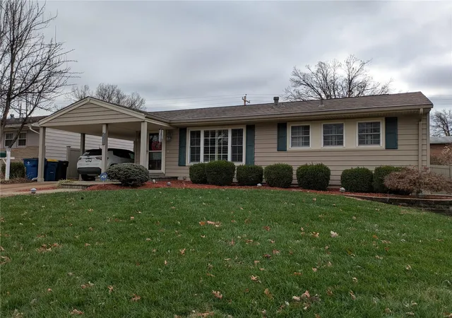 Photo 1 of Single family home for sale at 9742 Harold Dr, Saint Louis, MO 63134 | MLS# 24075426 | Listing updated on 2024-12-15