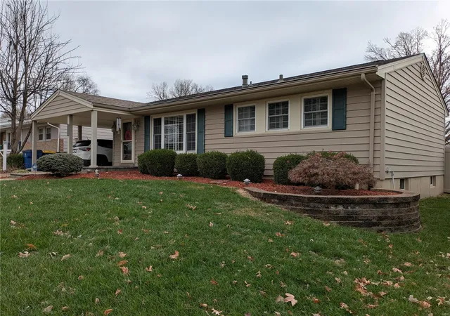 Photo 3 of Single family home for sale at 9742 Harold Dr, Saint Louis, MO 63134 | MLS# 24075426 | Listing updated on 2024-12-15