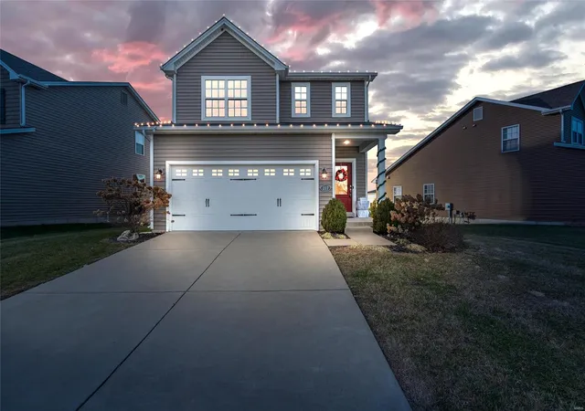 Photo 1 of Sale Pending at 207 Miravista Grove Dr, Saint Peters, MO 63376 | MLS# 24075542 | Listing updated on 2024-12-17
