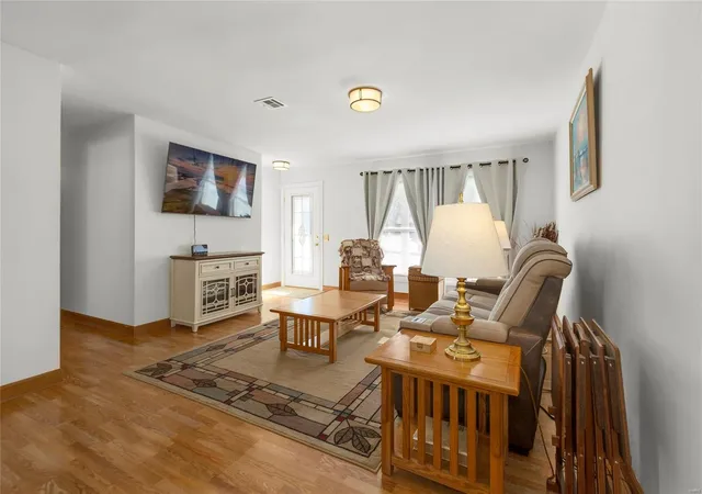 Photo 3 of Single family home for sale at 4823 Holmeswood Ct, Saint Louis, MO 63128 | MLS# 24075544 | Listing updated on 2025-01-15