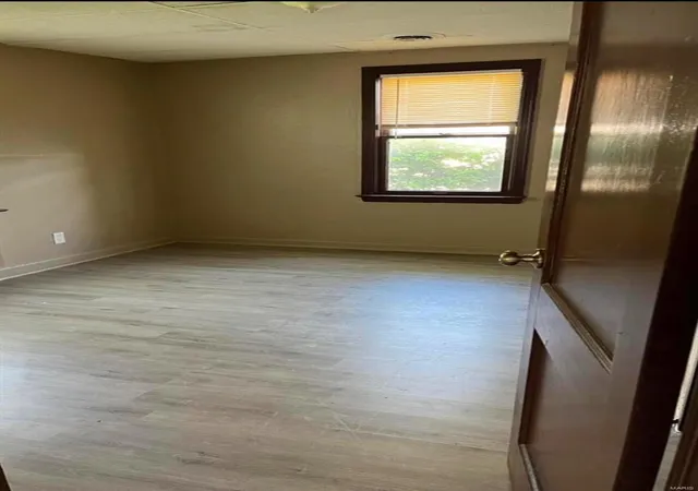 Photo 2 of Sale Pending at 8921 Higginson Dr, Saint Louis, MO 63121 | MLS# 24075545 | Listing updated on 2024-12-13