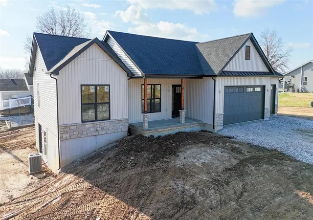Photo 2 of Single family home for sale at 6 Winchester Run, Old Monroe, MO 63369 | MLS# 24075621 | Listing updated on 2024-12-19