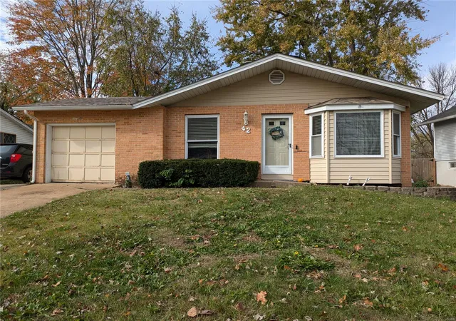 Photo 1 of Single family home for sale at 42 Kimberly Ln, Saint Peters, MO 63376 | MLS# 24075628 | Listing updated on 2024-12-16
