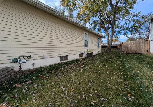 Photo 11 of Single family home for sale at 42 Kimberly Ln, Saint Peters, MO 63376 | MLS# 24075628 | Listing updated on 2024-12-16