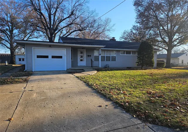Photo 1 of Single family home for sale at 204 W Ford Street, Montgomery City, MO 63361 | MLS# 24075631 | Listing updated on 2025-03-05