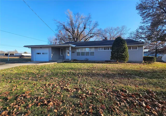 Photo 2 of Single family home for sale at 204 W Ford Street, Montgomery City, MO 63361 | MLS# 24075631 | Listing updated on 2025-03-05