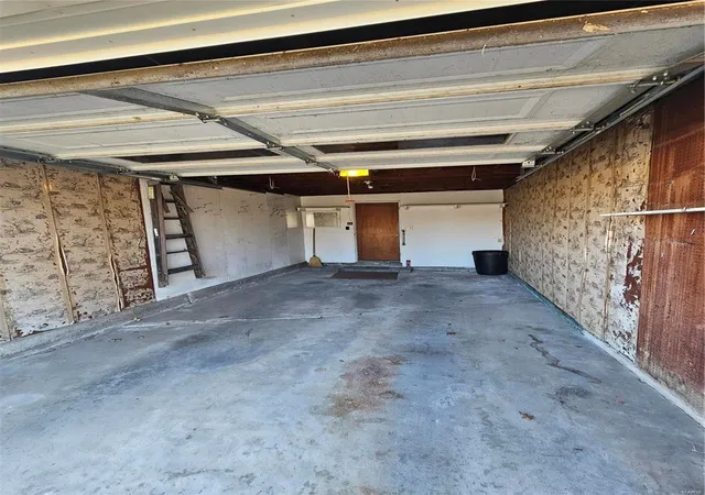 Photo 4 of Single family home for sale at 204 W Ford St, Montgomery City, MO 63361 | MLS# 24075631 | Listing updated on 2025-03-05