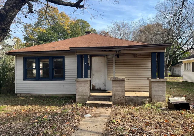 Photo 1 of Single family home for sale at 306 N Walnut St, Kennett, MO 63857 | MLS# 24075655 | Listing updated on 2024-12-11