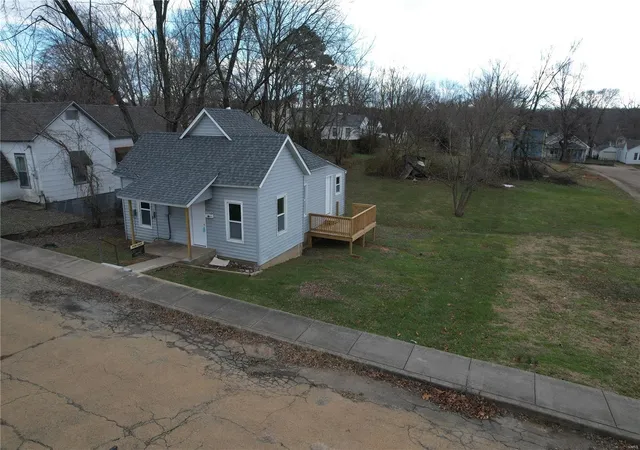 Photo 1 of Single family home for sale at 403 Albert St, Fredericktown, MO 63645 | MLS# 24075663 | Listing updated on 2025-03-12