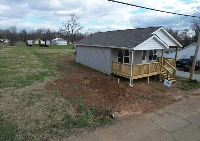 Photo 2 of Single family home for sale at 503 Villar St, Fredericktown, MO 63645 | MLS# 24075676 | Listing updated on 2024-12-12