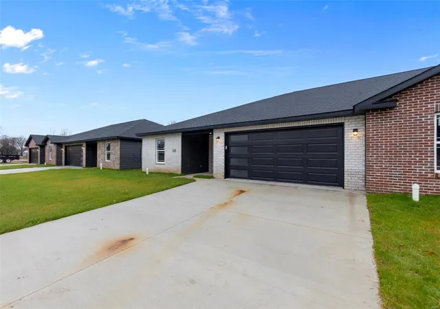 2nd image of 110 Beechwood Ln, Cape Girardeau, MO 63701 | MLS# 24075721
