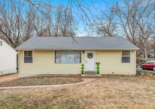 Photo 1 of Single family home for sale at 1044 Kuhlman Ln, Saint Louis, MO 63119 | MLS# 24075749 | Listing updated on 2024-12-18