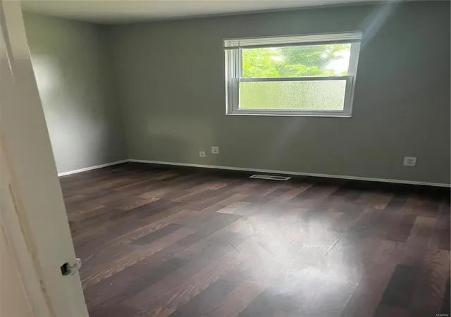 Photo 2 of Sale Pending at 10102 Castle Dr, Saint Louis, MO 63136 | MLS# 24075805 | Listing updated on 2024-12-13