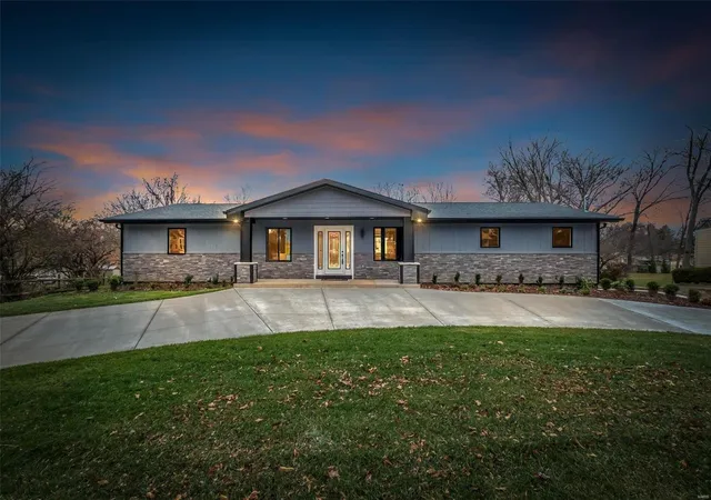 Photo 2 of Single family home for sale at 8647 Watson Ridge Dr, Saint Louis, MO 63126 | MLS# 24075824 | Listing updated on 2025-03-19