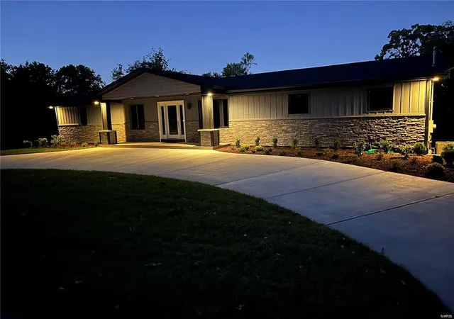 Photo 1 of Single family home for sale at 8647 Watson Ridge Dr, Saint Louis, MO 63126 | MLS# 24075824 | Listing updated on 2025-03-19