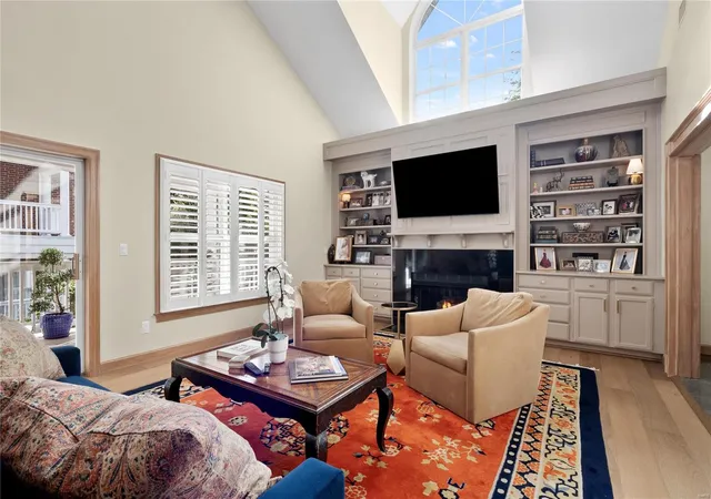 Photo 3 of Townhouse for sale at 515 N And S Rd #3C, Saint Louis, MO 63125 | MLS# 24075849 | Listing updated on 2025-01-08