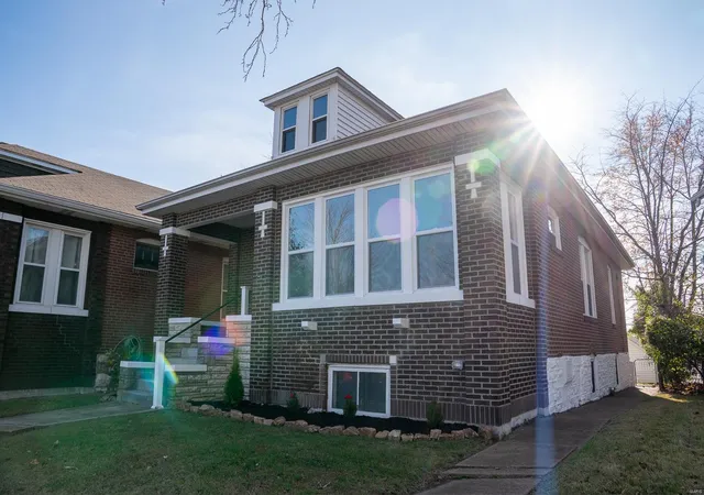 Photo 1 of Single family home for sale at 5612 S Kingshighway Blvd, Saint Louis, MO 63109 | MLS# 24075905 | Listing updated on 2025-03-19