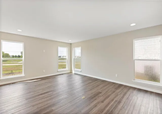 Photo 2 of Single family home for sale at 2 Burlington At Fairmount Grv, St Peters, MO 63376 | MLS# 24075918 | Listing updated on 2025-02-28