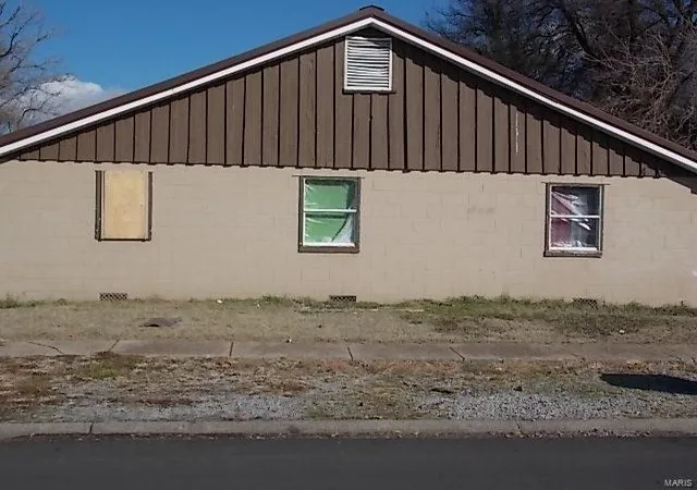 Photo 1 of Multi family home for sale at 403 East 15th, Caruthersville, MO 63830 | MLS# 24075929 | Listing updated on 2024-12-12