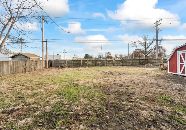3rd image of 124 Miskell Blvd, East Saint Louis, IL 62206 | MLS# 24075939