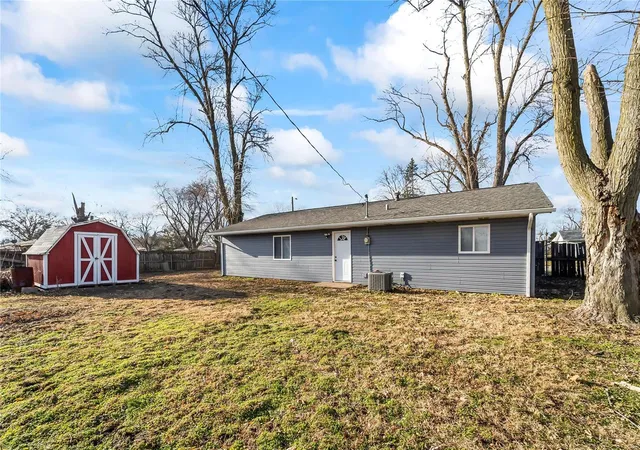 4th image of 124 Miskell Blvd, East Saint Louis, IL 62206 | MLS# 24075939