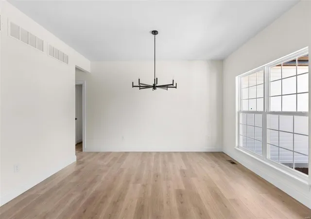 Photo 4 of Single family home for sale at 2 Sequoia At Bluestem Ests, St Charles, MO 63367 | MLS# 24075967 | Listing updated on 2024-12-13