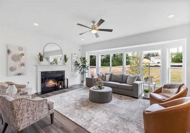 Photo 3 of Single family home for sale at 2 Nottingham At Bluestem Ests, Lake St Louis, MO 63367 | MLS# 24075968 | Listing updated on 2024-12-13