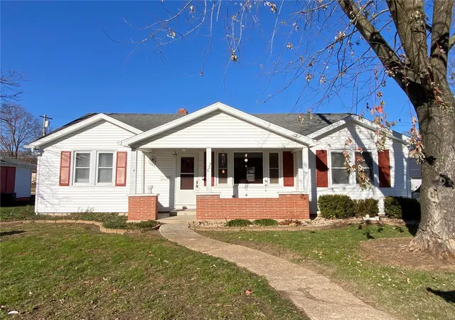 Photo 2 of Single family home for sale at 327 W 10th St, Hermann, MO 65041 | MLS# 24076132 | Listing updated on 2024-12-18