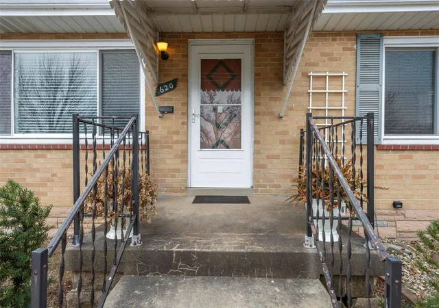 Photo 3 of Single family home for sale at 620 Morris Ave, Saint Louis, MO 63125 | MLS# 24076164 | Listing updated on 2024-12-14