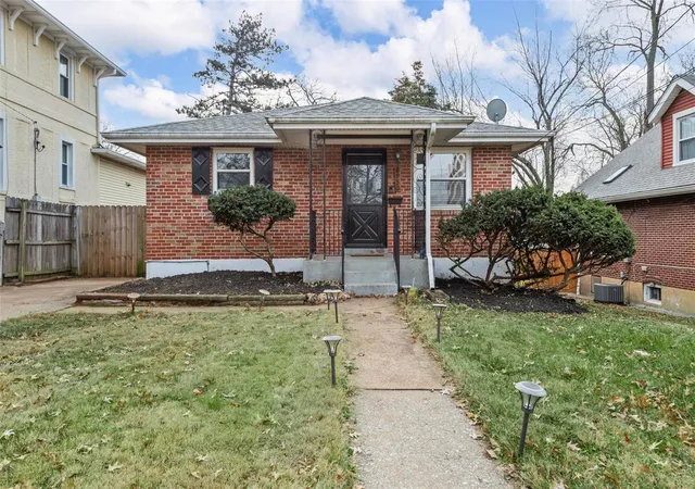 Photo 1 of Single family home for sale at 8950 Forest Ave, Saint Louis, MO 63114 | MLS# 24076176 | Listing updated on 2024-12-17