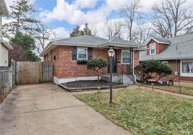 Photo 3 of Single family home for sale at 8950 Forest Ave, Saint Louis, MO 63114 | MLS# 24076176 | Listing updated on 2024-12-17