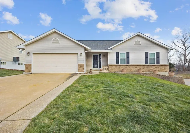 Photo 1 of Single family home for sale at 4630 Kellykris Dr, Saint Charles, MO 63304 | MLS# 24076201 | Listing updated on 2024-12-17