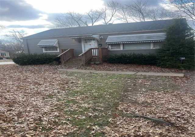 Photo 1 of Single family home for sale at 1901 Falcon Dr, Saint Louis, MO 63133 | MLS# 24076242 | Listing updated on 2025-03-10