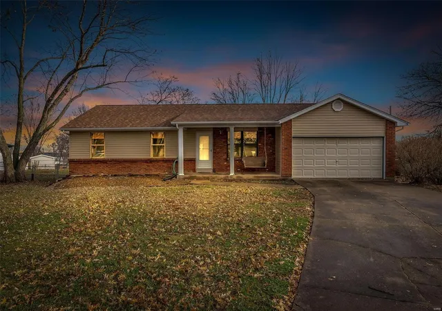 Photo 1 of Single family home for sale at 6 Oak Cir, O Fallon, MO 63366 | MLS# 24076264 | Listing updated on 2024-12-18