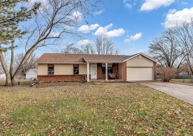 Photo 1 of Single family home for sale at 6 Oak Cir, O Fallon, MO 63366 | MLS# 24076264 | Listing updated on 2024-12-18