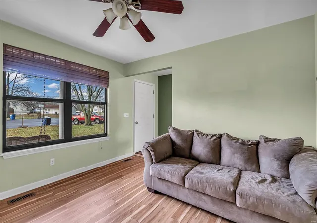 Photo 3 of Single family home for sale at 6 Oak Cir, O Fallon, MO 63366 | MLS# 24076264 | Listing updated on 2024-12-18