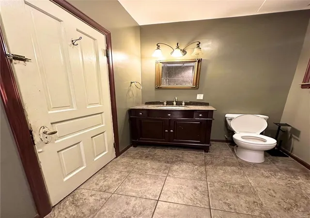 Photo 4 of Multi family home for sale at 2852 Victor St, Saint Louis, MO 63104 | MLS# 24076384 | Listing updated on 2024-12-19