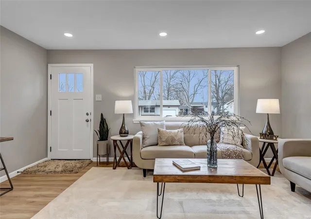 Photo 2 of Single family home for sale at 4 Saint Catherine Dr, Saint Peters, MO 63376 | MLS# 24076393 | Listing updated on 2024-12-19