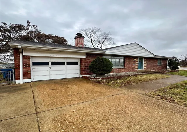 Photo 2 of Single family home for sale at 4828 Reavis Barracks Rd, Saint Louis, MO 63123 | MLS# 24076415 | Listing updated on 2024-12-23