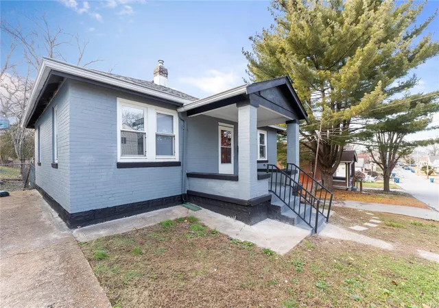 Photo 3 of Single family home for sale at 9981 Lark Ave, Saint Louis, MO 63125 | MLS# 24076432 | Listing updated on 2025-01-05