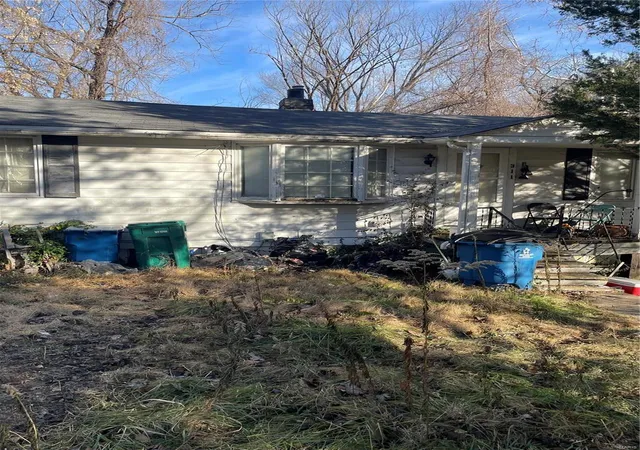 Photo 1 of Single family home for sale at 311 Chambers Rd, Saint Louis, MO 63137 | MLS# 24076481 | Listing updated on 2024-12-18